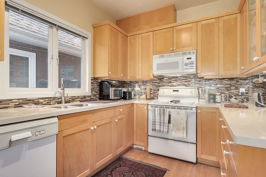 4543 W 11th Avenue Vancouver, BC - 11