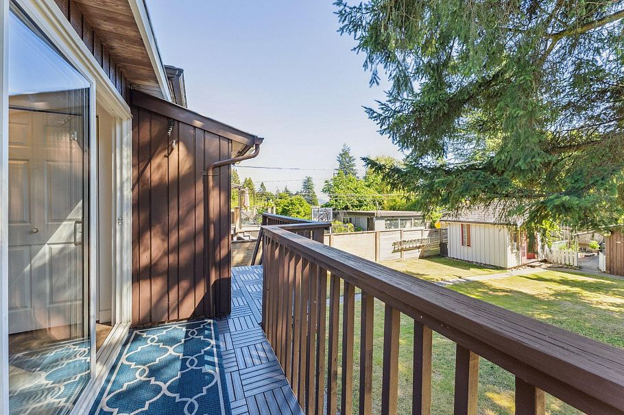 865 E 12th Street North Vancouver, BC - 18