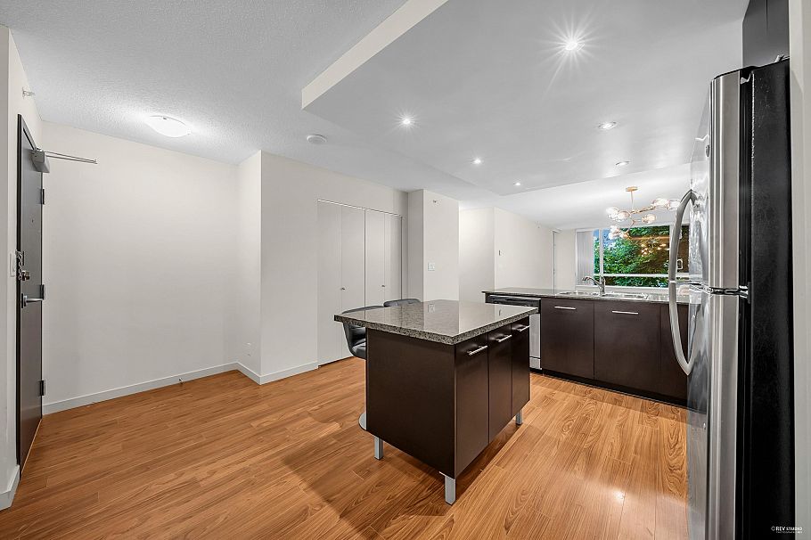 609 3111 Corvette Way Richmond, BC - 11