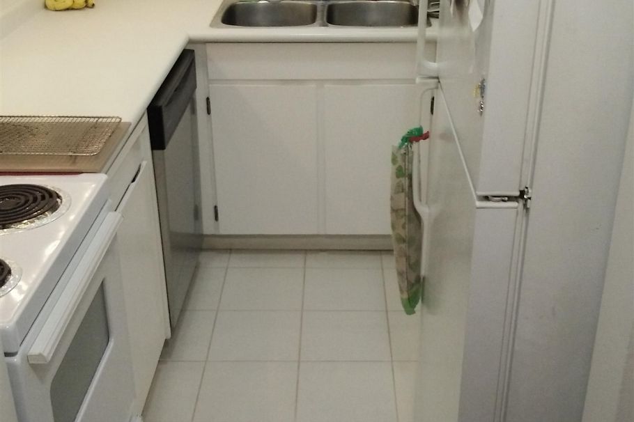 406 16 Lakewood Drive Vancouver, BC - 4