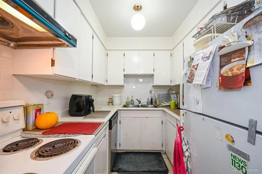 406 16 Lakewood Drive Vancouver, BC - 2