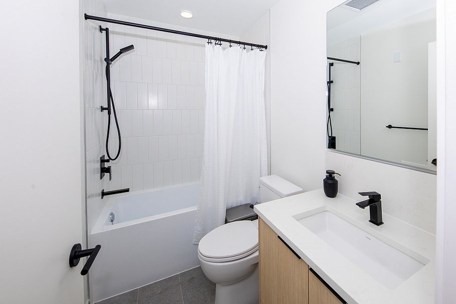 358 422 E 3rd Street North Vancouver, BC - 21