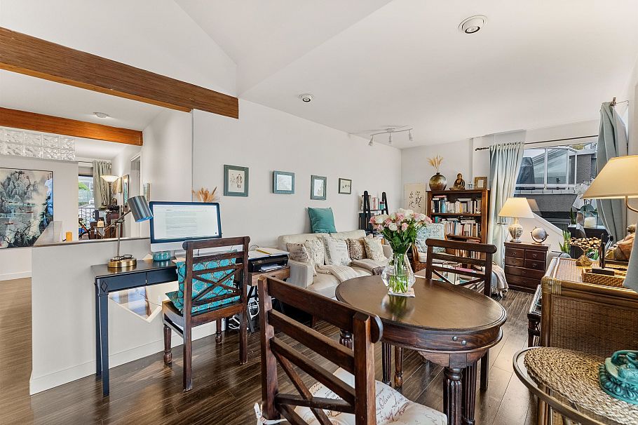 2574 Cornwall Avenue Vancouver, BC - 2