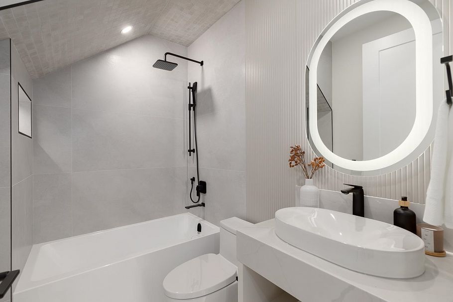 2 2976 W 13th Avenue Vancouver, BC - 14