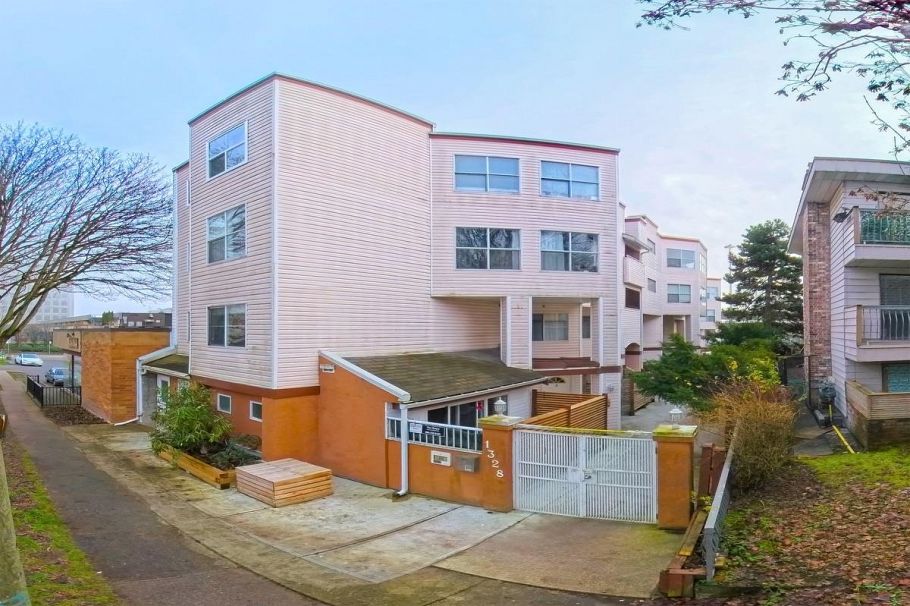 11 1328 W 73rd Avenue Vancouver, BC - 1