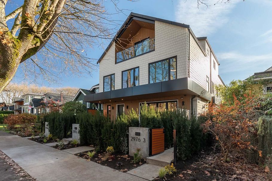 3 2976 W 13th Avenue Vancouver, BC - 2