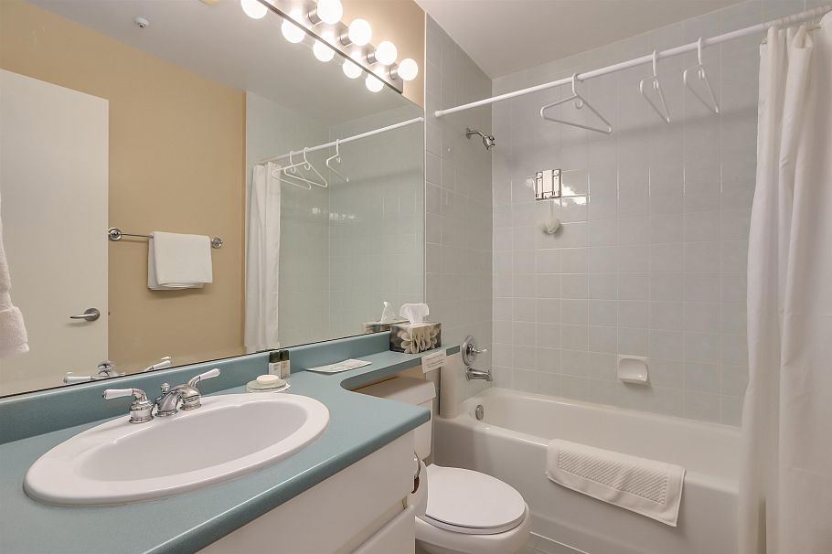 4543 W 11th Avenue Vancouver, BC - 21