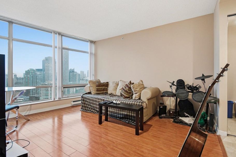 2101 1200 Alberni Street Vancouver, BC - 3