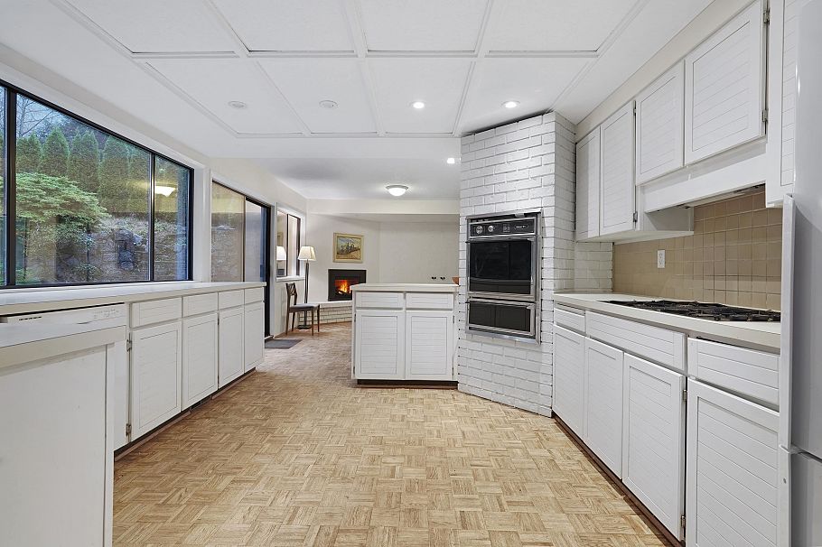 976 Prospect Avenue North Vancouver, BC - 1