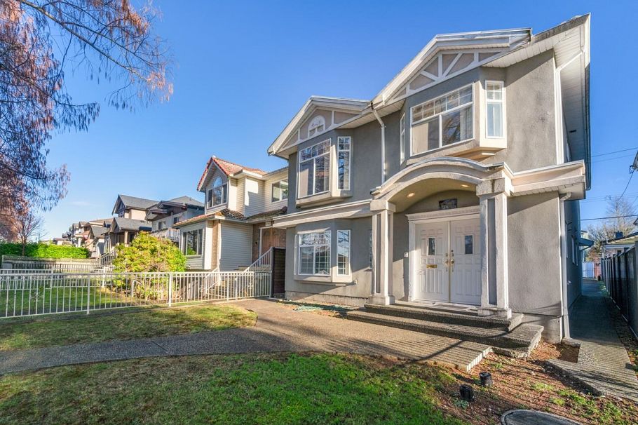 5760 Kerr Street Vancouver, BC - 2