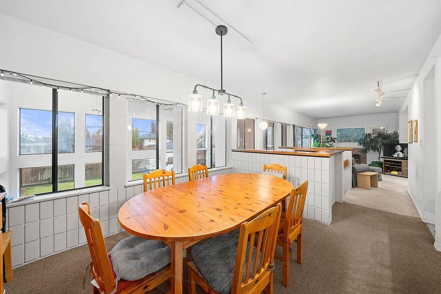 741 E 14th Street North Vancouver, BC - 7