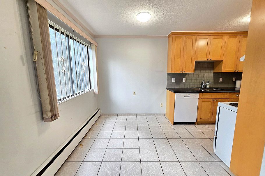 207 350 E 5th Avenue Vancouver, BC - 9