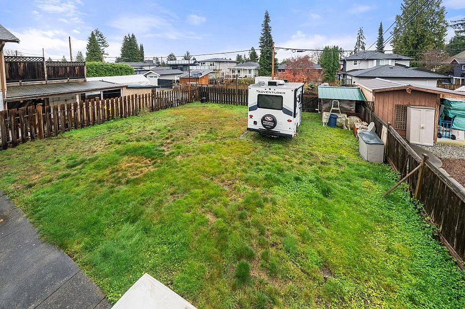 741 E 14th Street North Vancouver, BC - 29