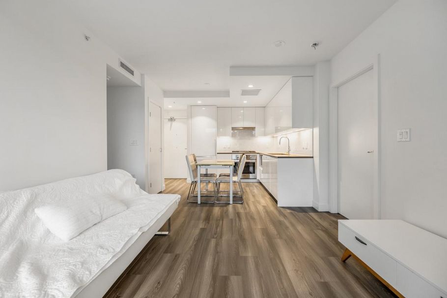 316 8181 Chester Street Vancouver, BC - 2