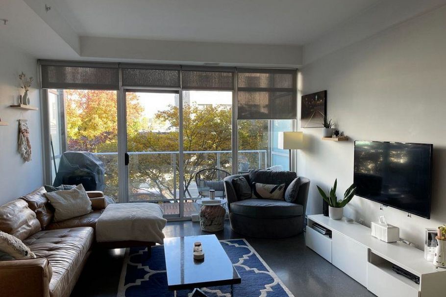 305 221 Union Street Vancouver, BC - 5