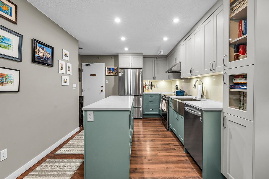 319 1500 Pendrell Street Vancouver, BC - 2