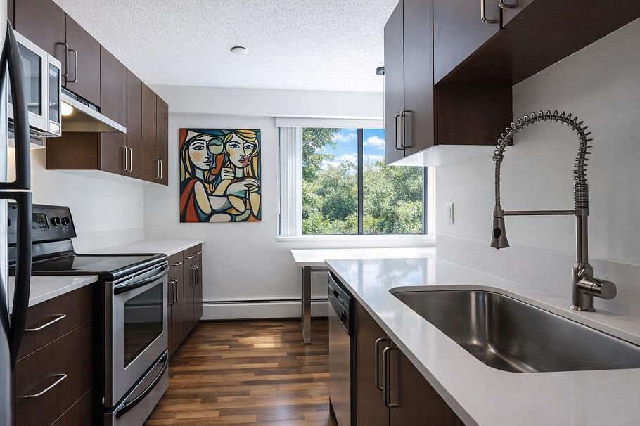 111 2330 Maple Street Vancouver, BC - 1