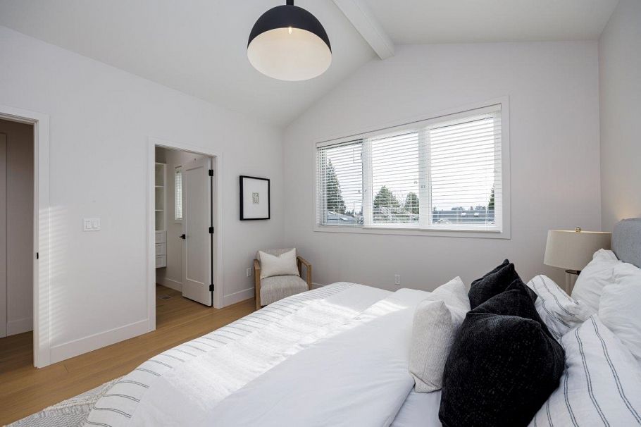 229 E 22nd Street North Vancouver, BC - 28