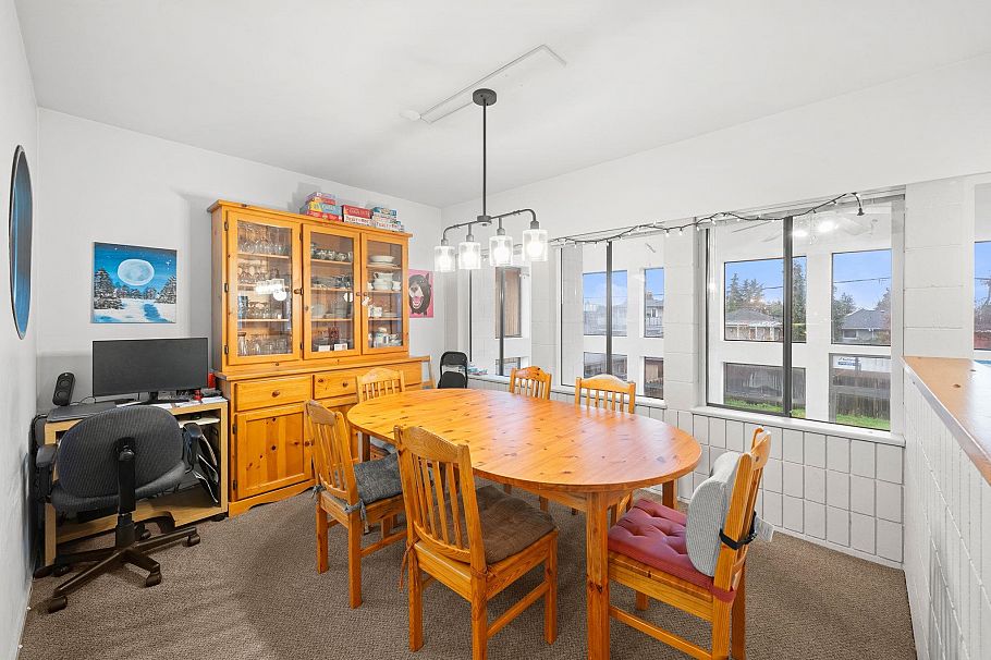 741 E 14th Street North Vancouver, BC - 6