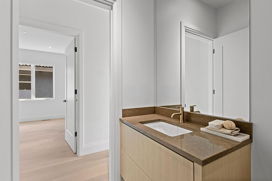 1 1243 E 27th Avenue Vancouver, BC - 15