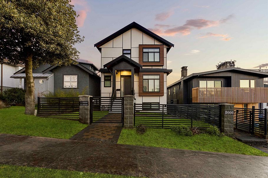 2666 E 8th Avenue Vancouver, BC - 1