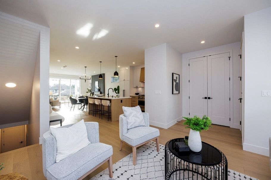 229 E 22nd Street North Vancouver, BC - 10