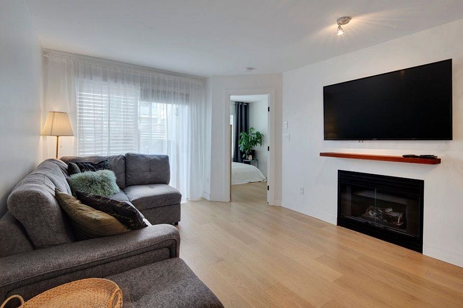 411 108 W Esplanade Avenue North Vancouver, BC - 4