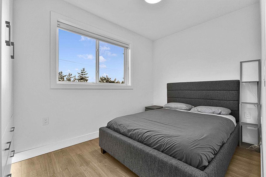 2666 E 8th Avenue Vancouver, BC - 22