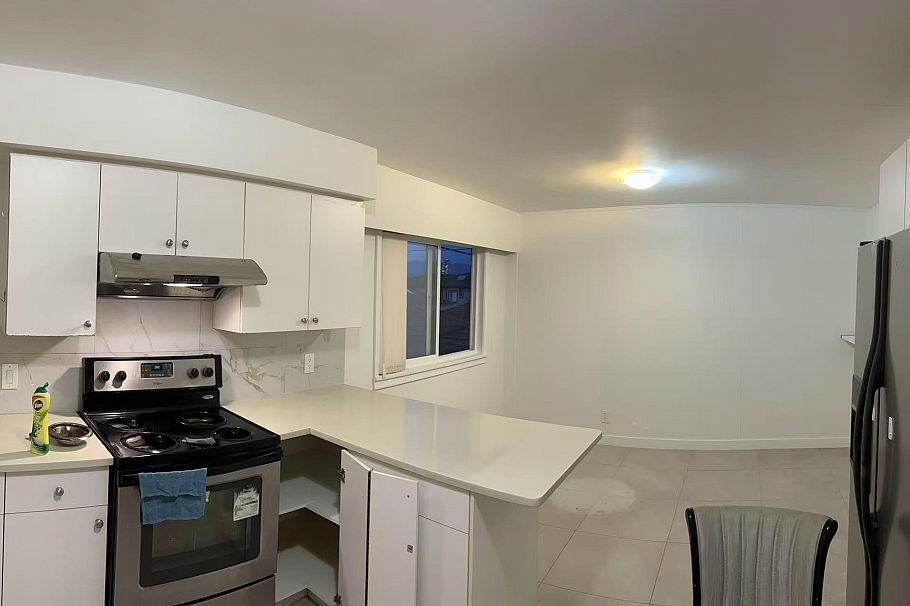 3161 E 15th Avenue Vancouver, BC - 1