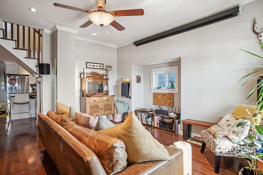 3617 Adanac Street Vancouver, BC - 2