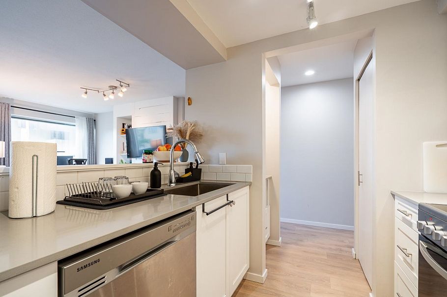 2 973 W 7th Avenue Vancouver, BC - 12