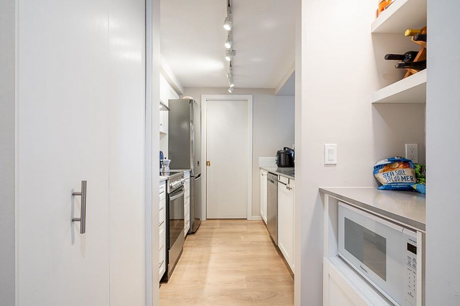 2 973 W 7th Avenue Vancouver, BC - 9