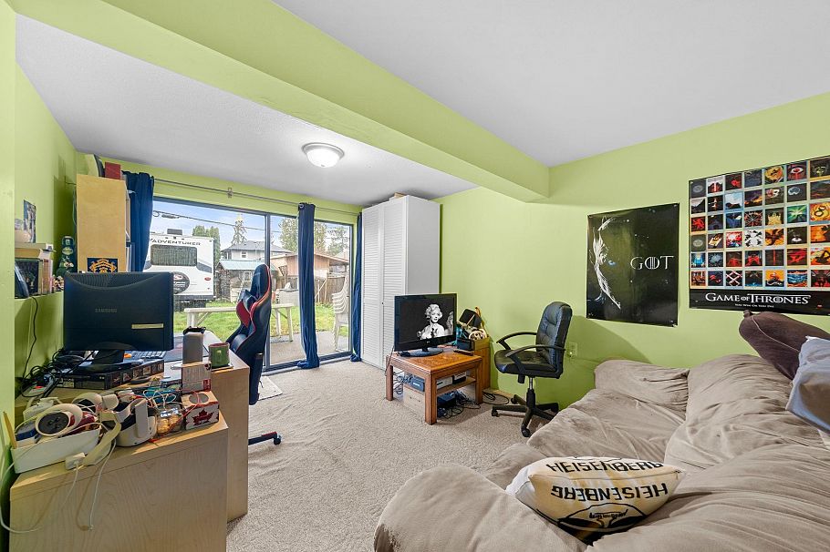 741 E 14th Street North Vancouver, BC - 21