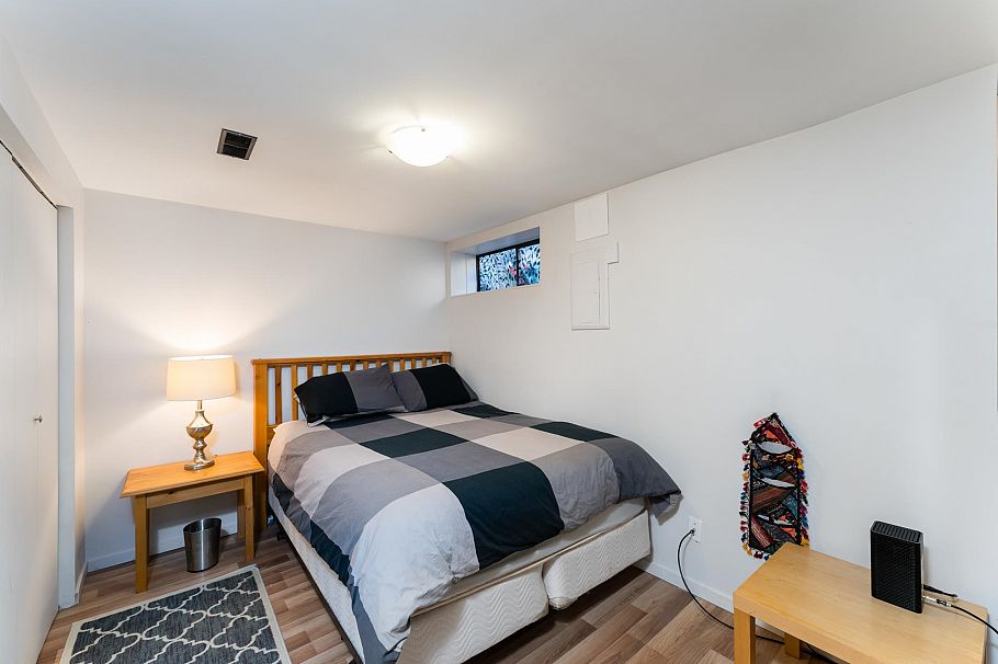 2060 Deep Cove Crescent North Vancouver, BC - 20