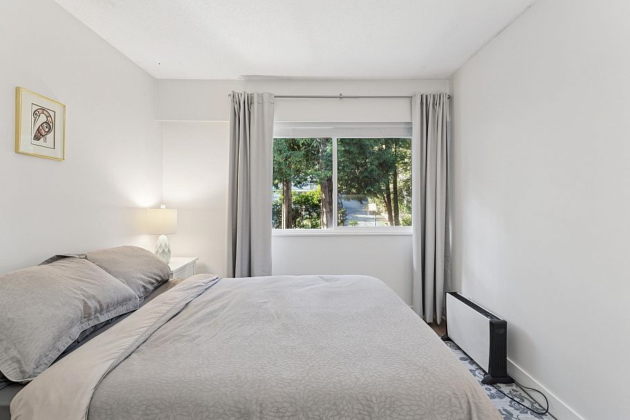 2060 Deep Cove Crescent North Vancouver, BC - 15