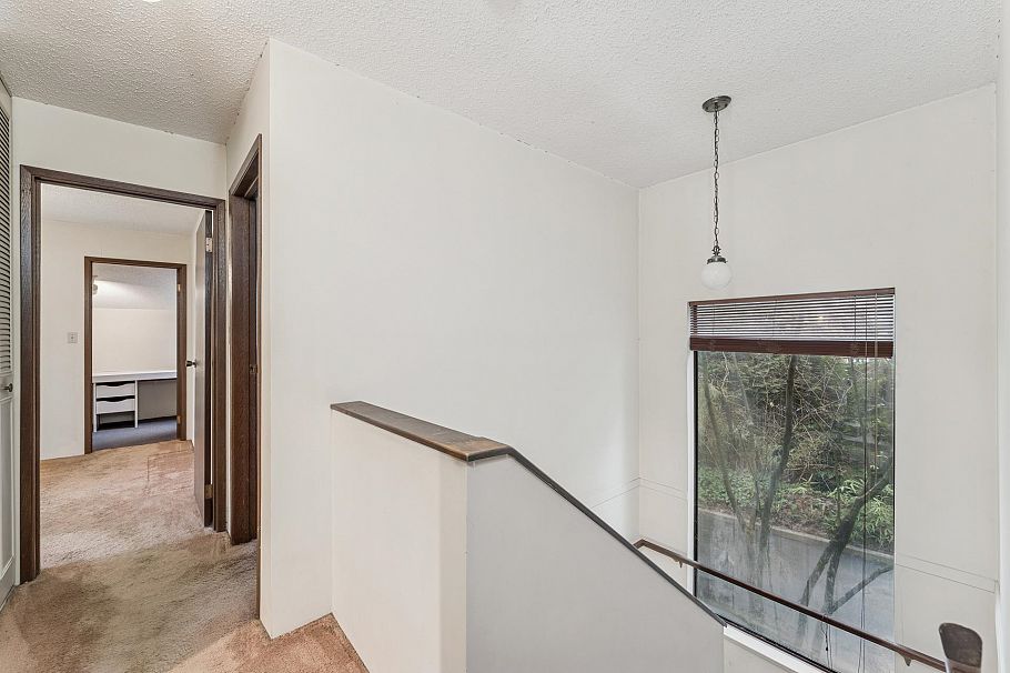 1494 Ross Road North Vancouver, BC - 19