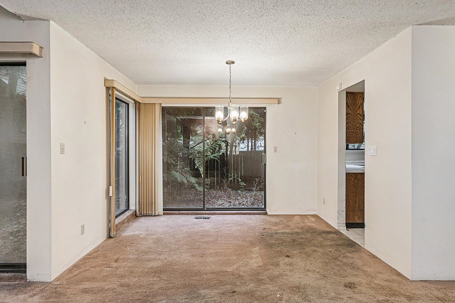 1494 Ross Road North Vancouver, BC - 9