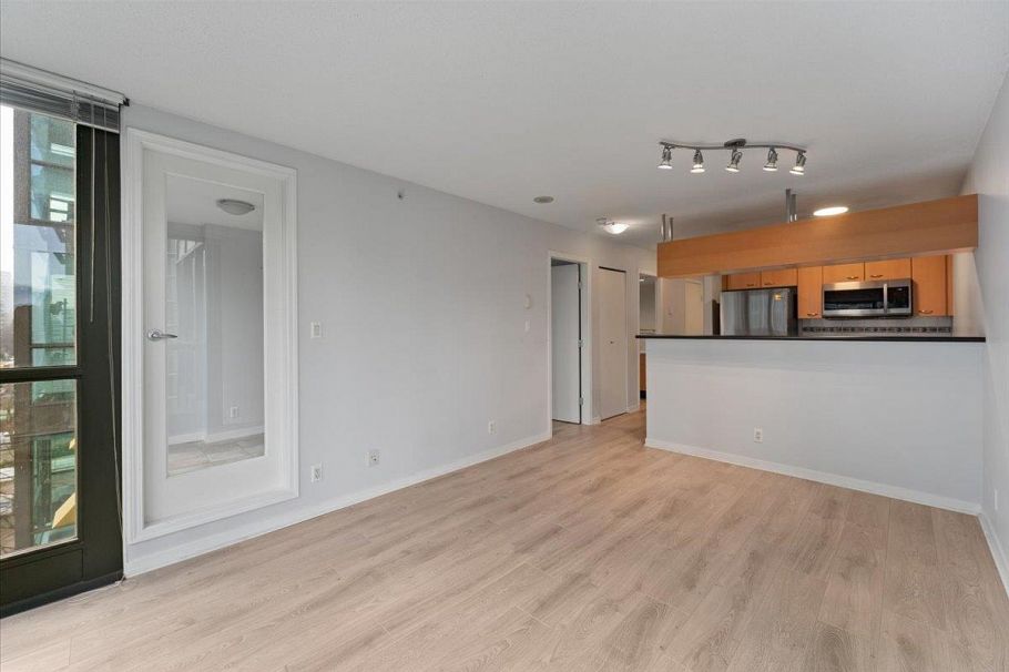 901 1331 Alberni Street Vancouver, BC - 13