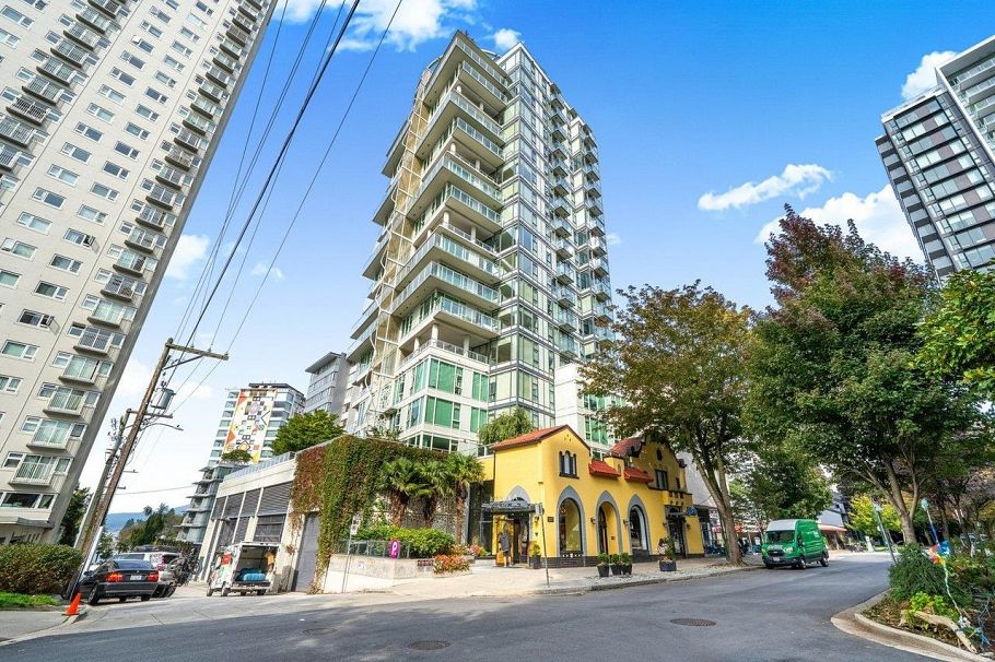 905 1221 Bidwell Street Vancouver, BC - 2