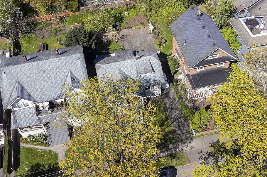 2325 W 8th Avenue Vancouver, BC - 29