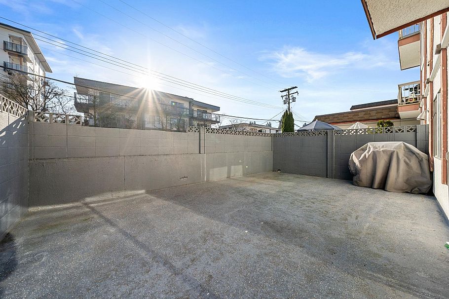 3 135 W 21st Street North Vancouver, BC - 11