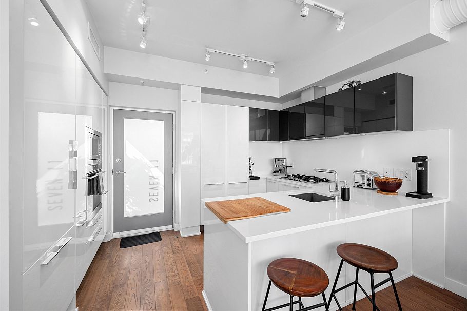 711 108 E 1st Avenue Vancouver, BC - 11