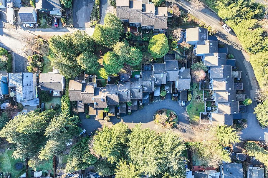 2060 Deep Cove Crescent North Vancouver, BC - 33