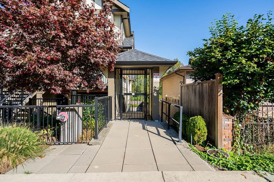 12 4033 Dominion Street Burnaby, BC - 2