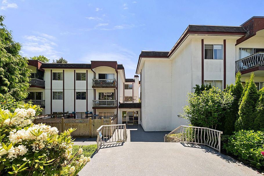 3 135 W 21st Street North Vancouver, BC - 23