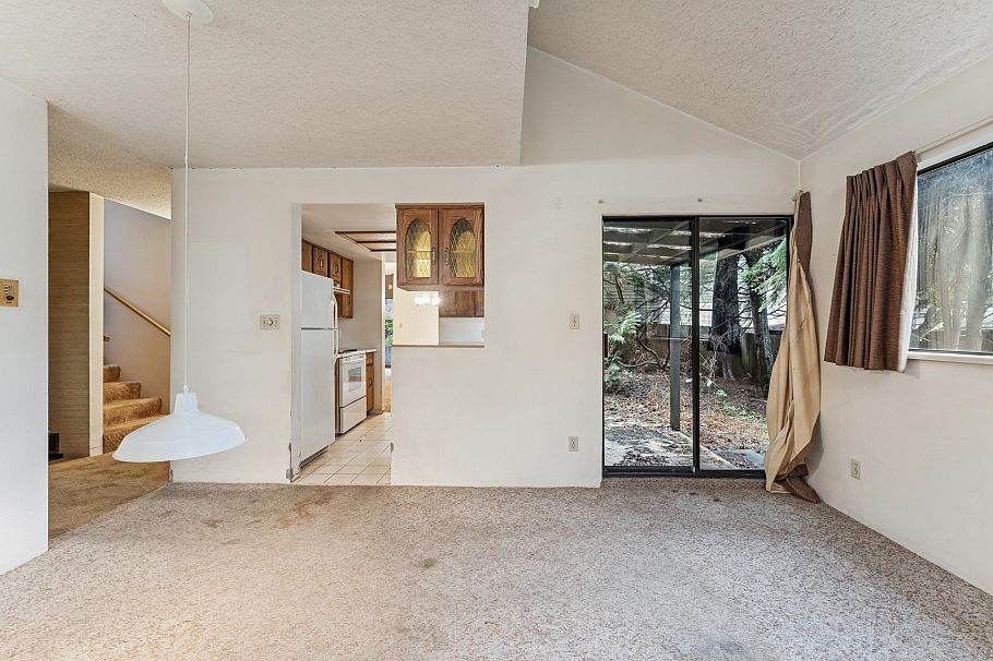 1494 Ross Road North Vancouver, BC - 15