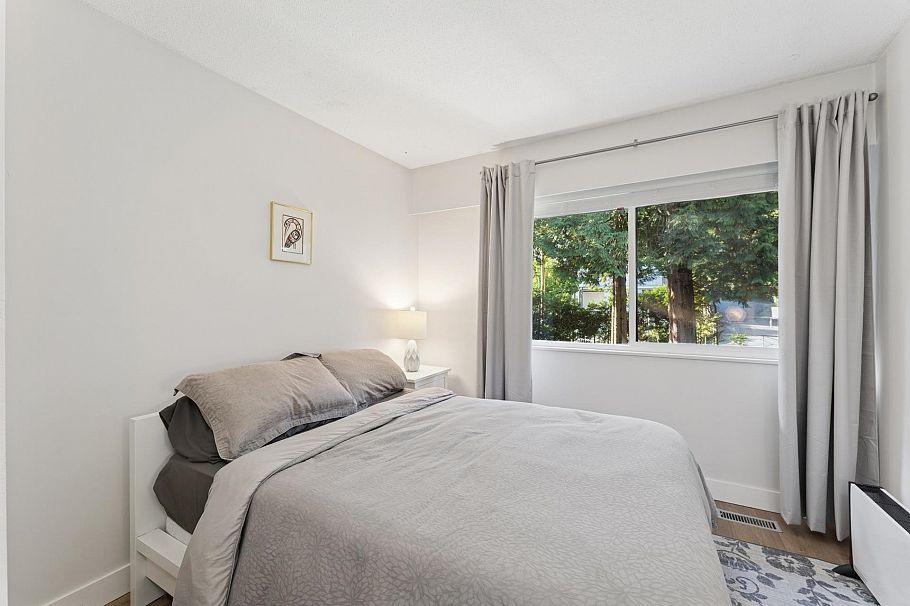 2060 Deep Cove Crescent North Vancouver, BC - 14