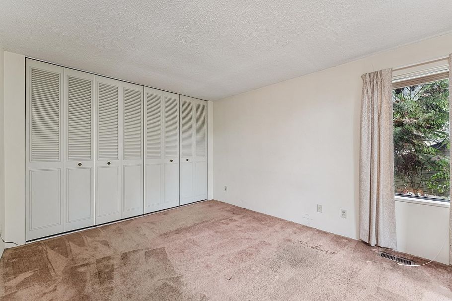 1494 Ross Road North Vancouver, BC - 21