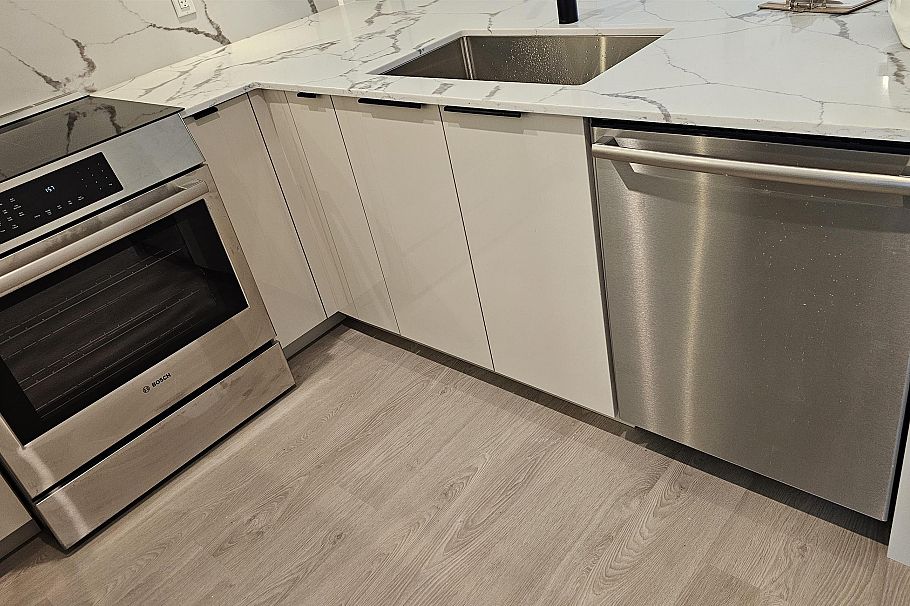 316 2250 E 1st Avenue Vancouver, BC - 3