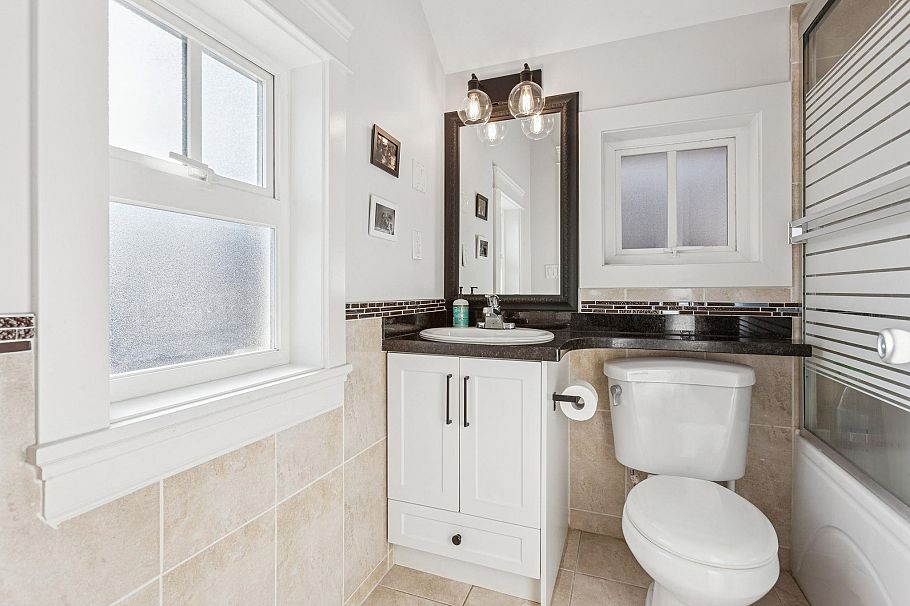 2163 Napier Street Vancouver, BC - 19